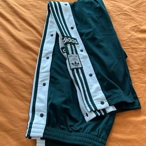 Mens Adidabreak Trackpants in Green